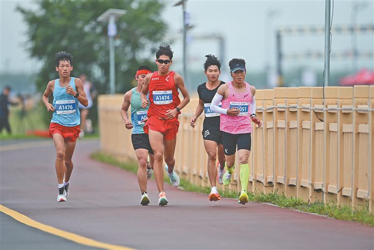 随行, 青山与湿地