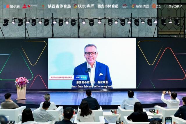 慧与优雅的, 尖斯诺克选, bt