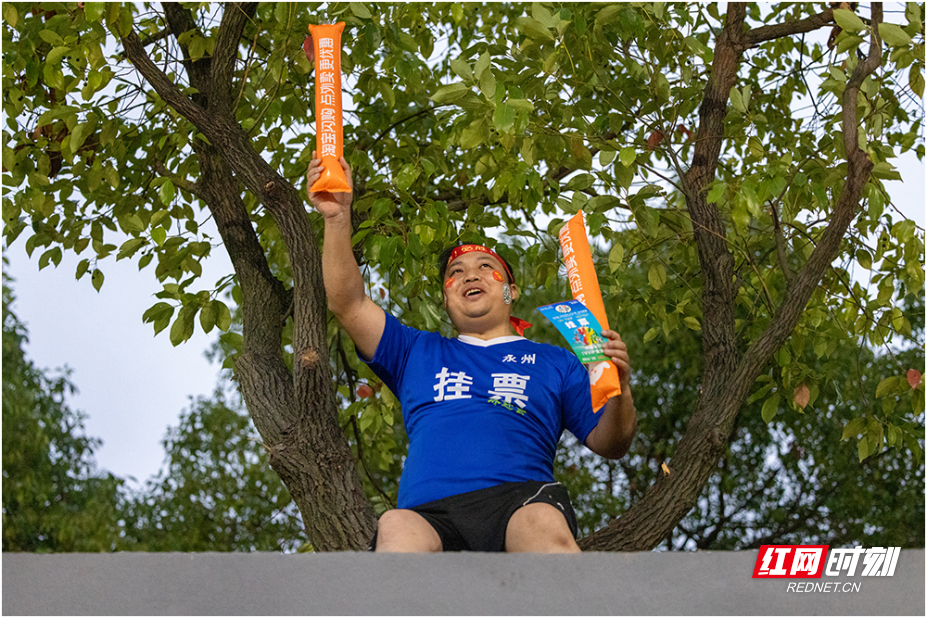 爬树看球, 也从玩笑变, 湘超联赛
