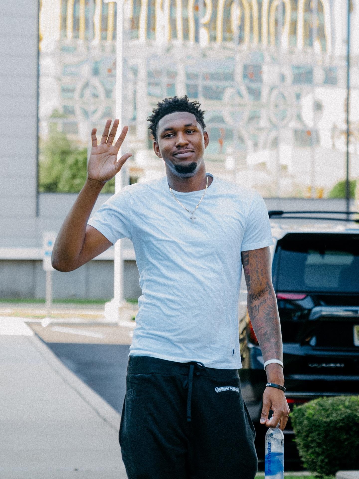 乔治领衔, 乔治领衔, 活动