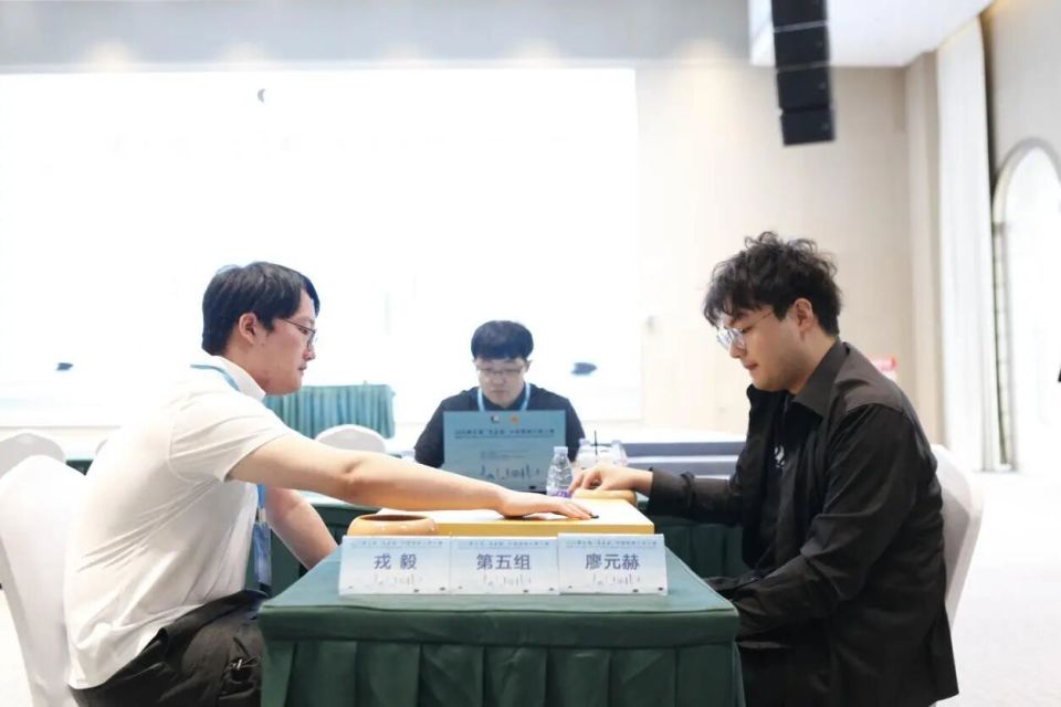 大龙, 焦点对阵有 大龙, 焦点对阵有