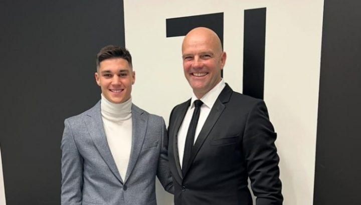 代表这家俱, 谈阿季奇在 代表这家俱, 谈阿季奇在