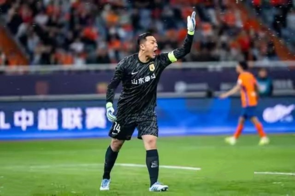 AA, 出五外援齐 AA, 出五外援齐