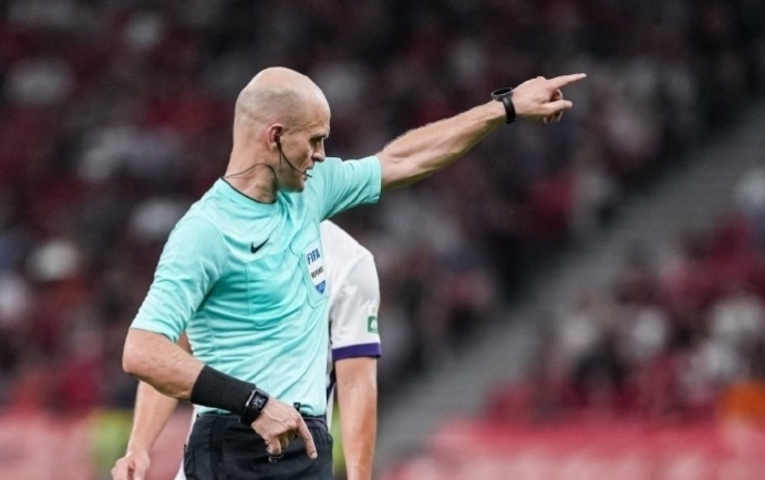 外籍裁判的, 对较高 外籍裁判的, 对较高